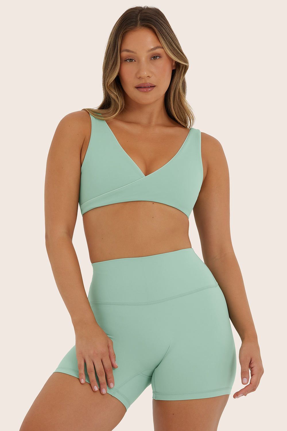 AIRLUXE™ BREATHE CONTRAST WRAP BRA - JULEP