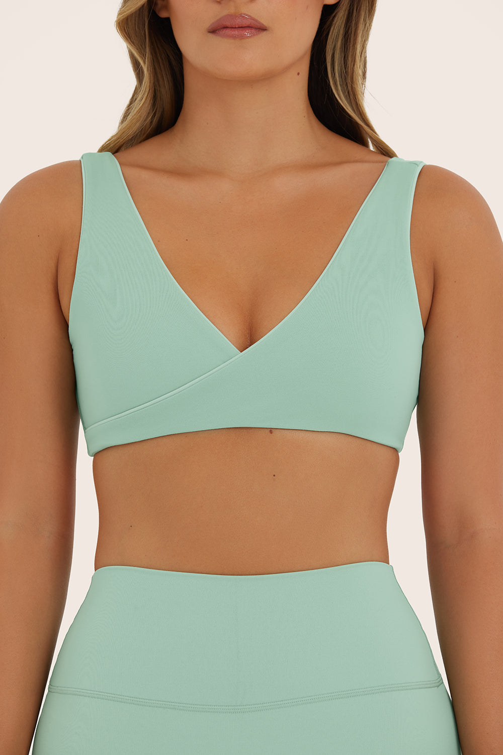 AIRLUXE™ BREATHE CONTRAST WRAP BRA - JULEP